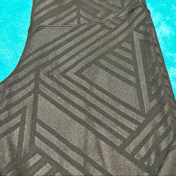 ๐3/40๐ OLD NAVY ACTIVE High Rise Leggings - Picture 2 of 3